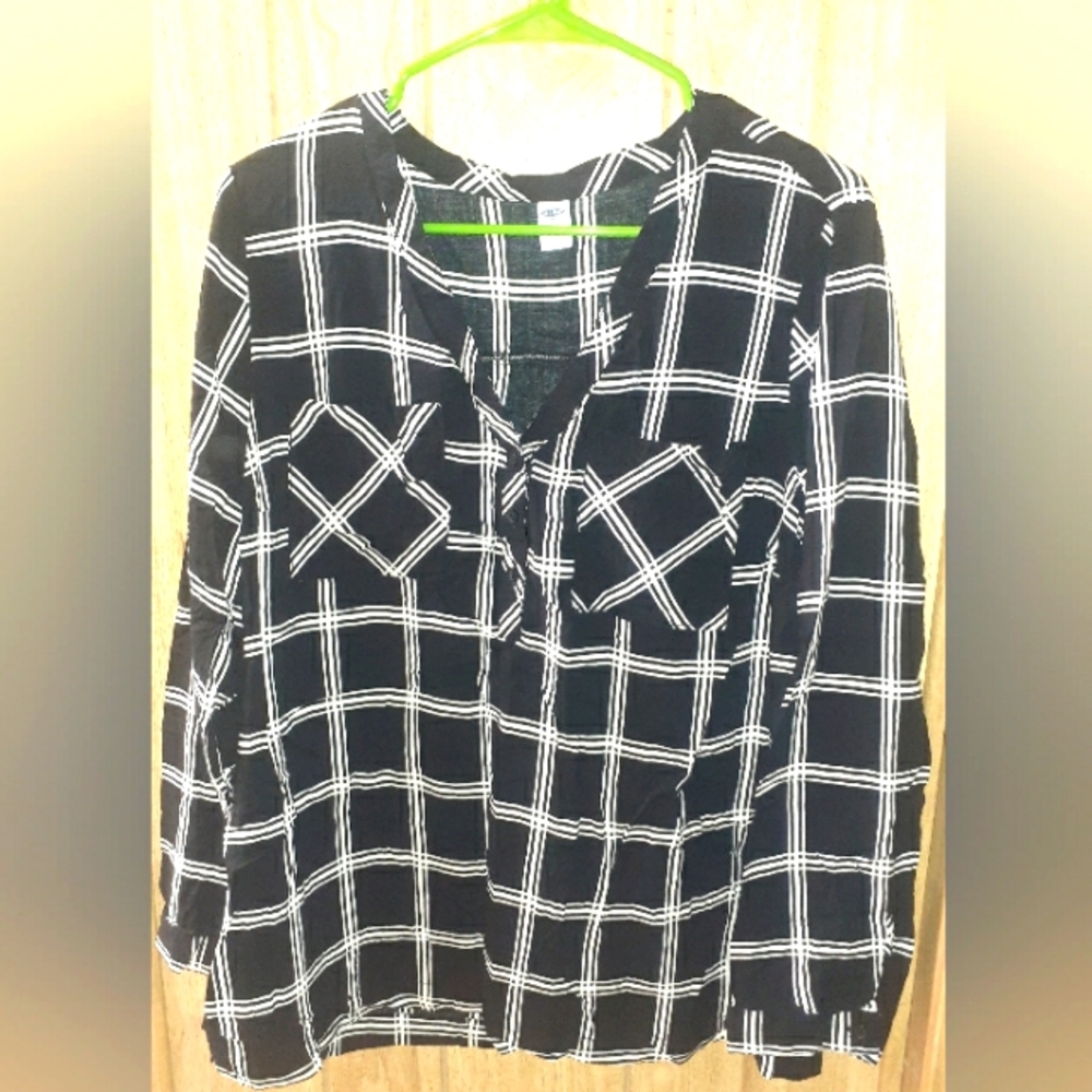 Old Navy long sleeve shirt